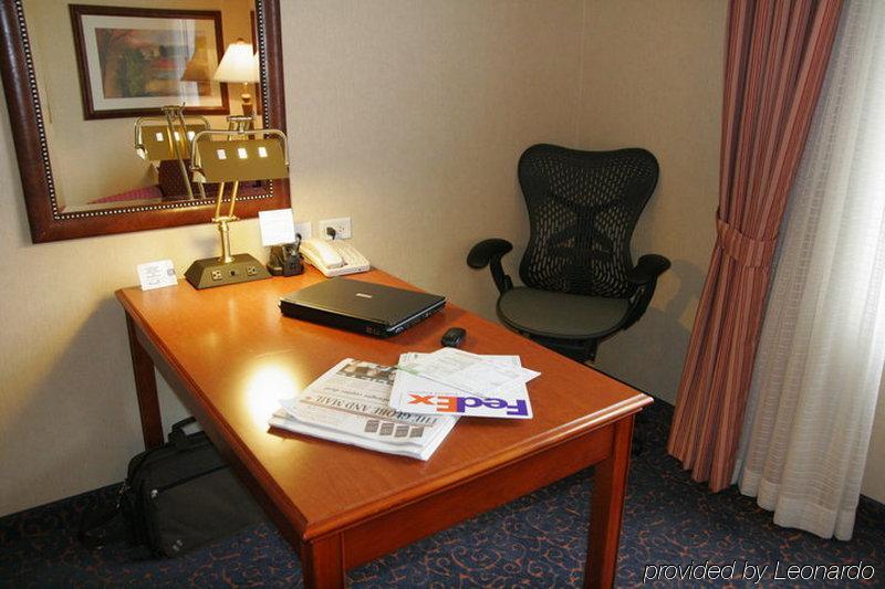 Hilton Garden Inn West Edmonton Quarto foto